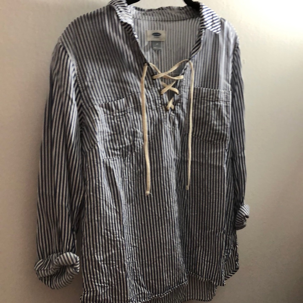 ✨🇺🇸 Lace Up Old Navy Shirt